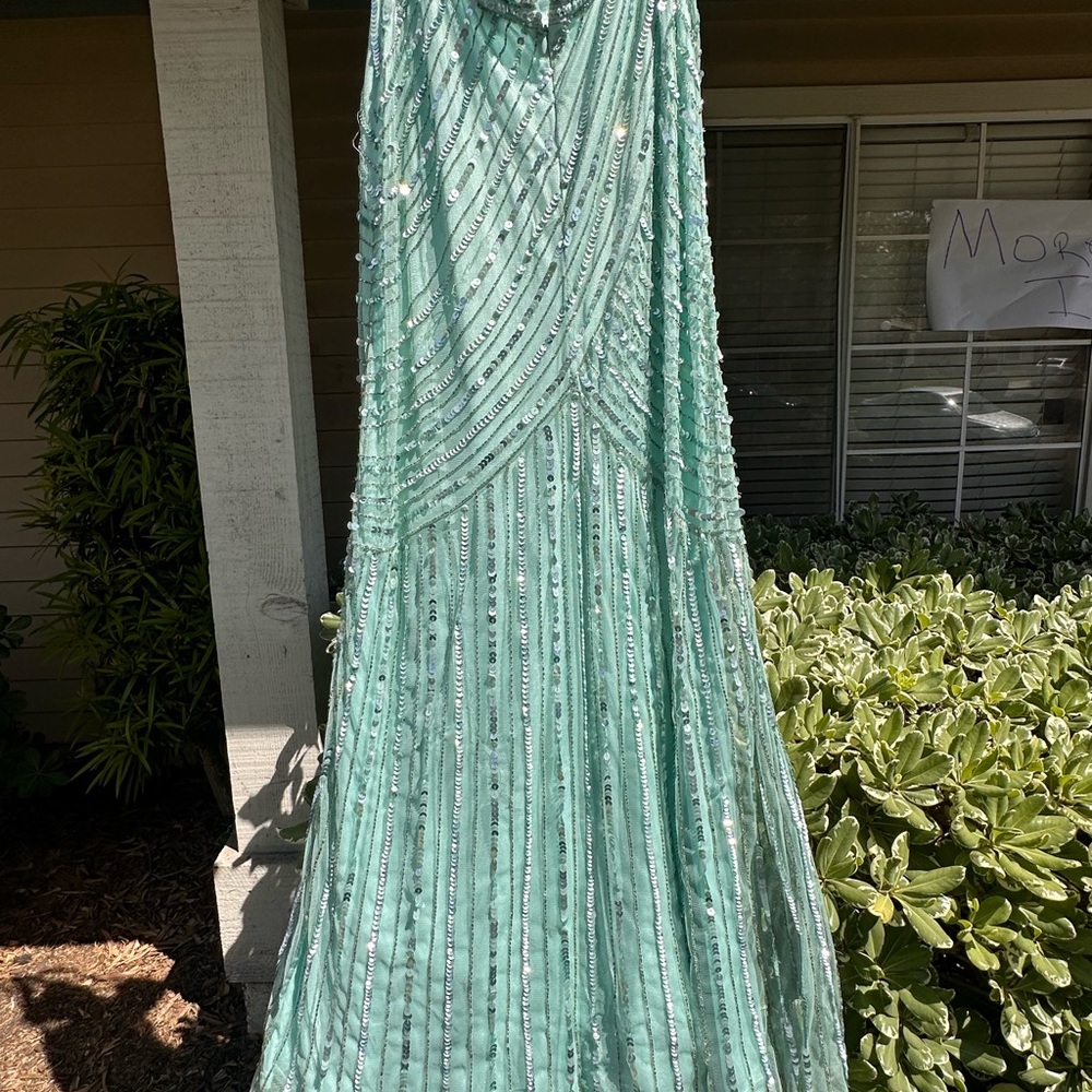 Elegant Green Prom Dress - Picture 4 of 7
